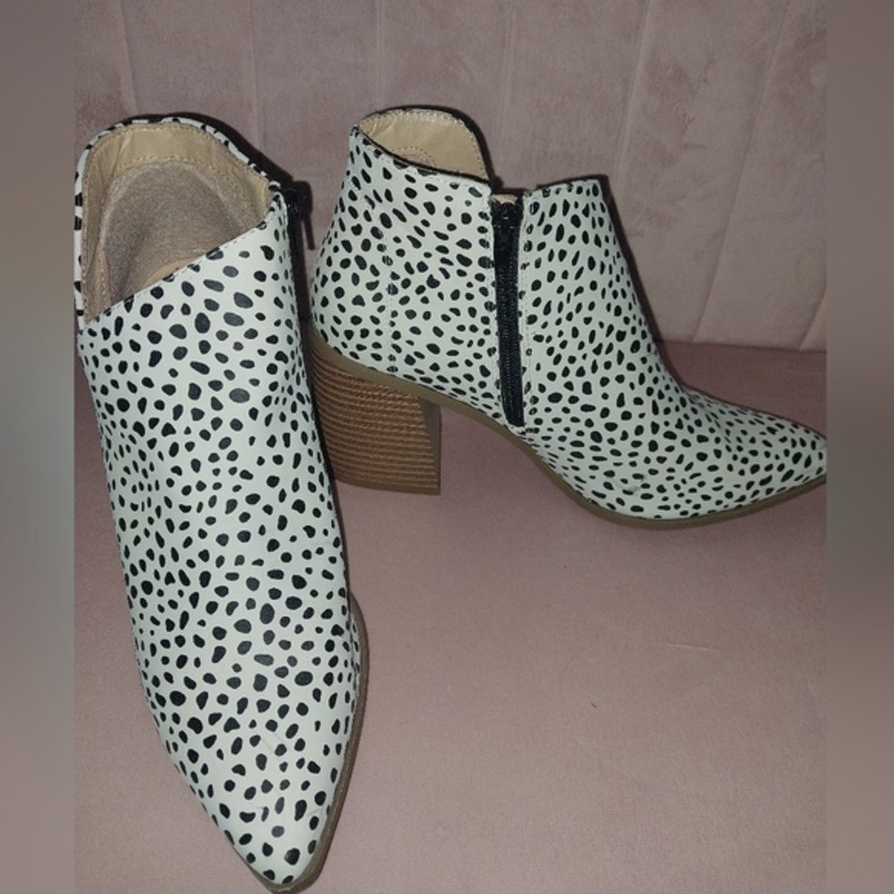 Stylish Black and White Women's Ankle Boots